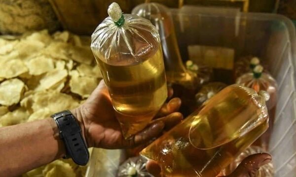 Pemerintah Tertibkan Pedagang Nakal yang Oplos Minyakita