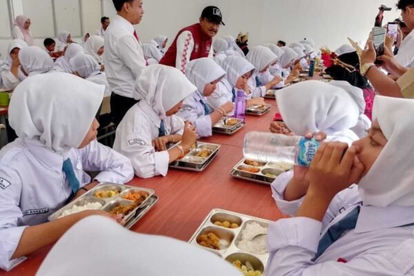 Setahun Prabowo-Gibran, MBG Jadi Penggerak UMKM dan Ekonomi Rakyat